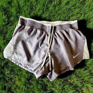 NIKE Shorts Womens Medium Gray Lined Running Dri Fit Drawstring Gym Side Slit 1”